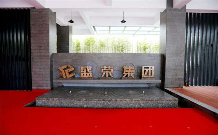單層龍骨結構籃球木地板多少錢一平？