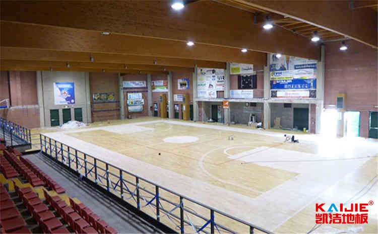 籃球場運動木地板的特點