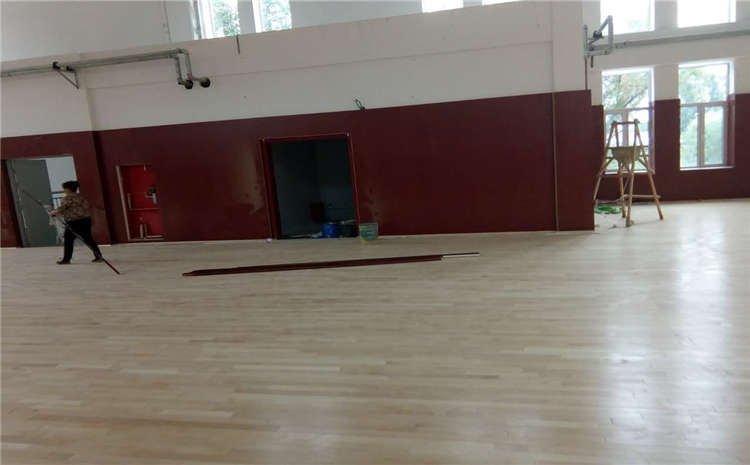 學校NBA籃球場木地板造價是的多少？