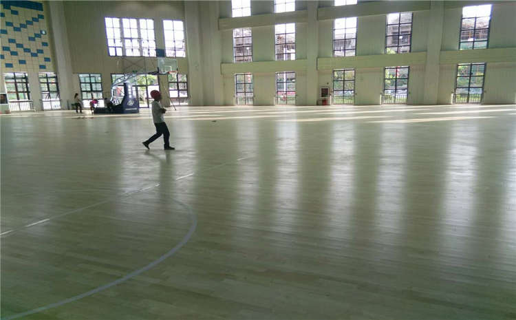 湖南楓木實木運動地板施工技術