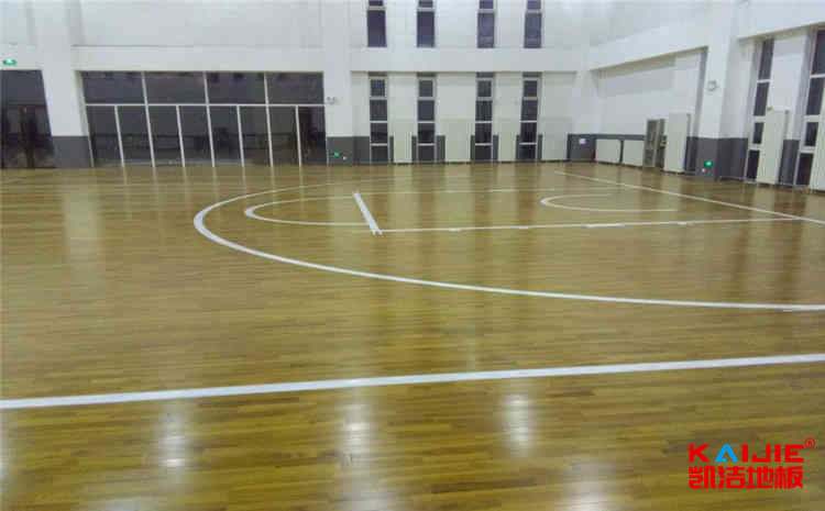 學校體育館專用實木運動地板多少錢一平？