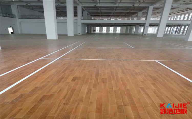 指接板木地板籃球館怎么翻新