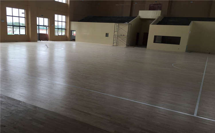 硬木企口排球館木地板一般多少錢？